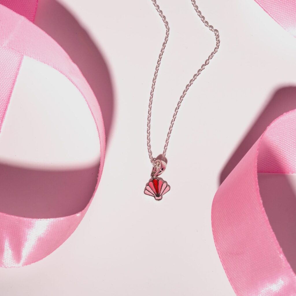 Glitter Sea Shell Pendant in Pink