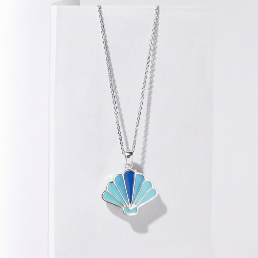 Glitter Sea Shell Pendant in Blue