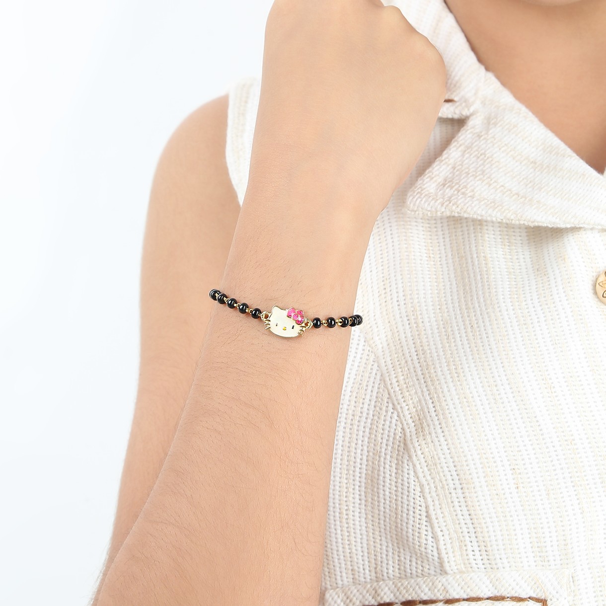 The Ultimate Hello Kitty Glow-In-Dark Collection - Image 6